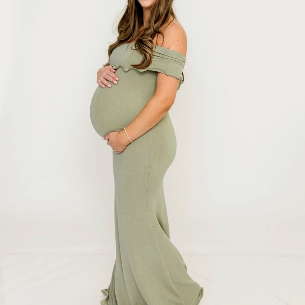 NEVER WORN. Off-Shoulder Maxi Dress in Olive Green - Picture 4 of 4